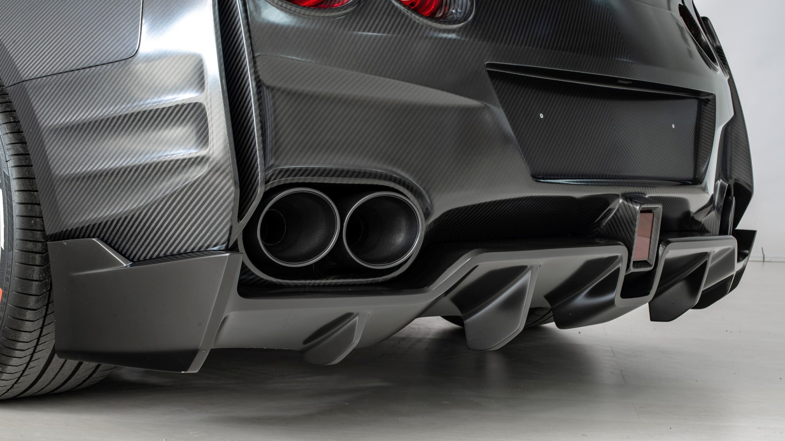 2012 VER STYLE MATTE REAR DIFFUSER WITHOUT LIGHT HOLE